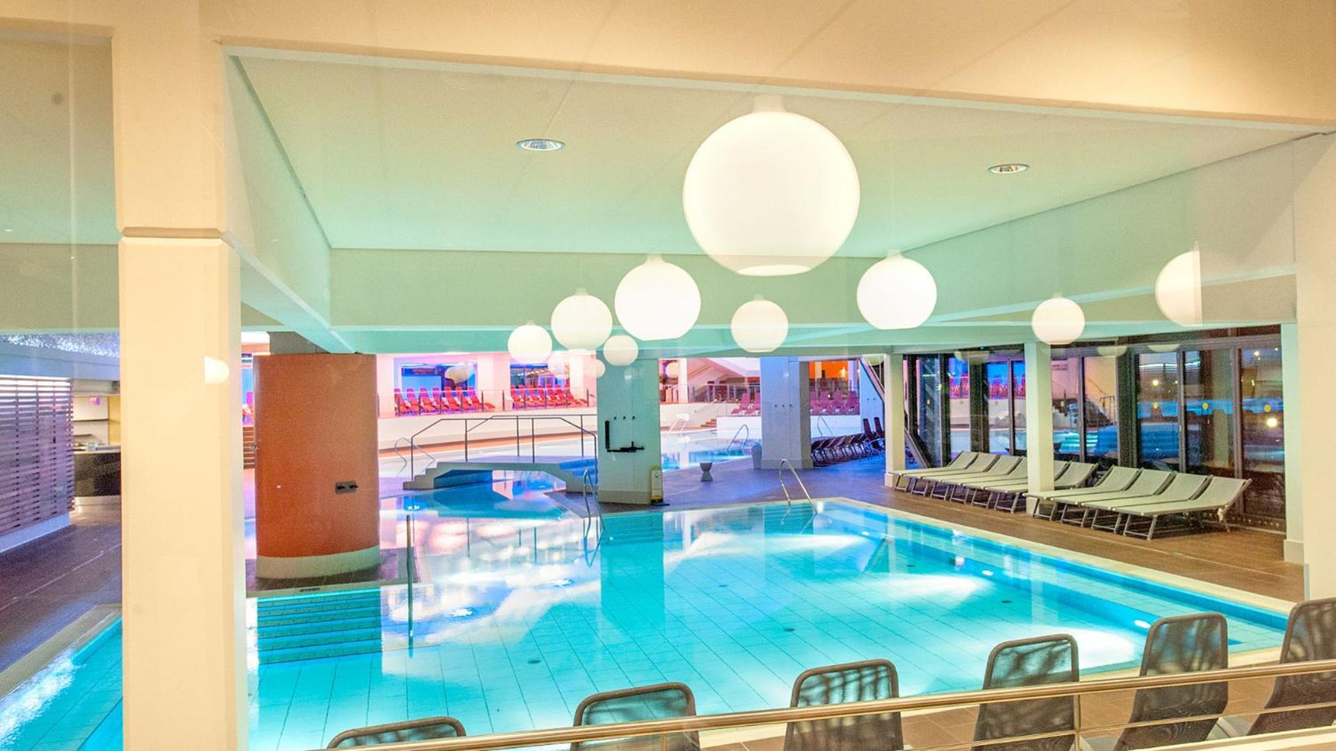 באד הופגסטין Aktiv- & Gesundheitsresort Das Gxund - Thermeneintritt Inklusive מראה חיצוני תמונה