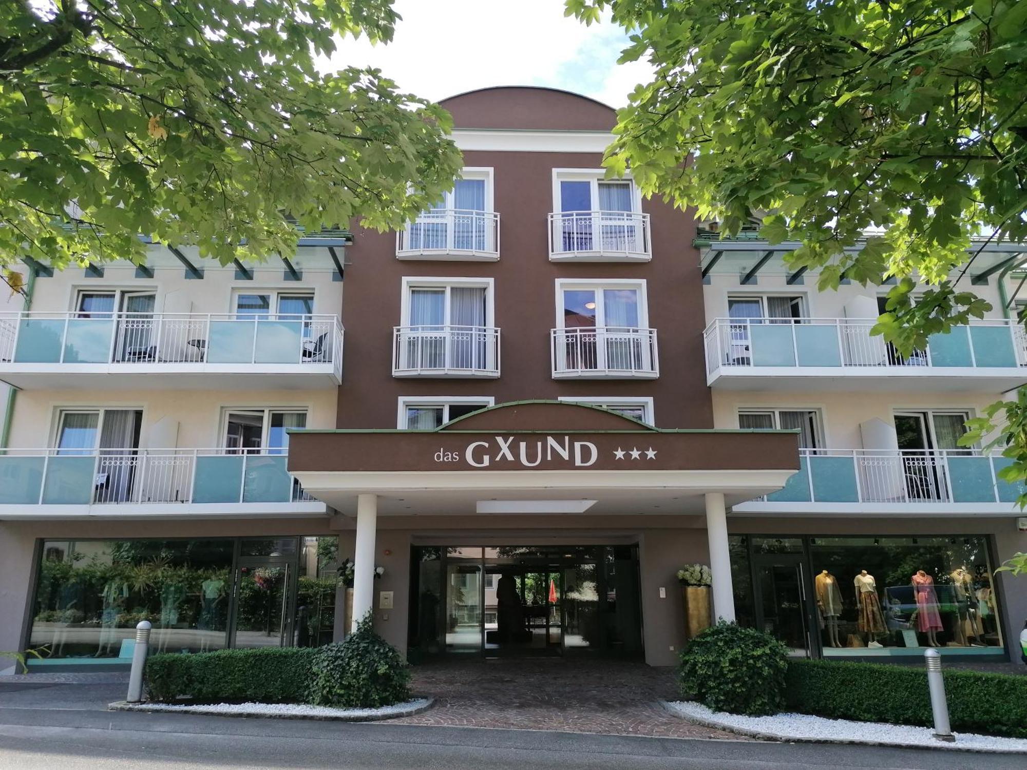 באד הופגסטין Aktiv- & Gesundheitsresort Das Gxund - Thermeneintritt Inklusive מראה חיצוני תמונה